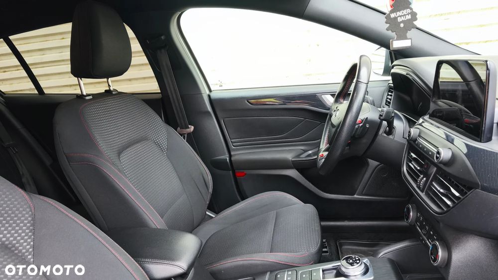 Ford Focus 1.5 EcoBlue Start-Stopp-System ST-LINE DESIGN - 22