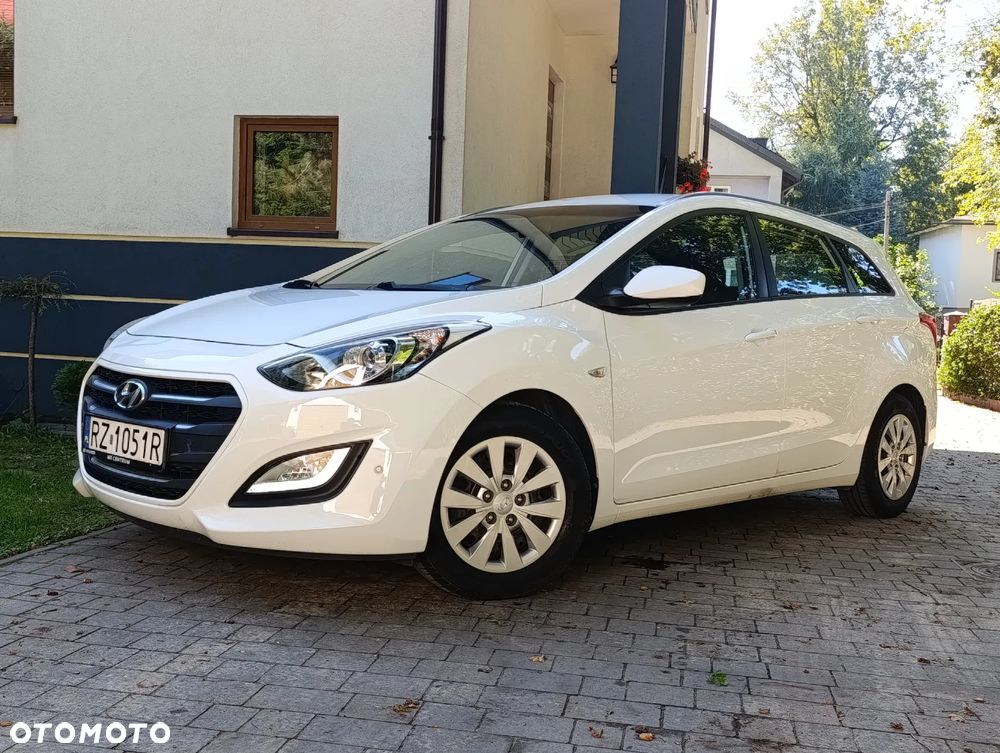 Hyundai i30 1.6 GDI BlueDrive Classic + - 11