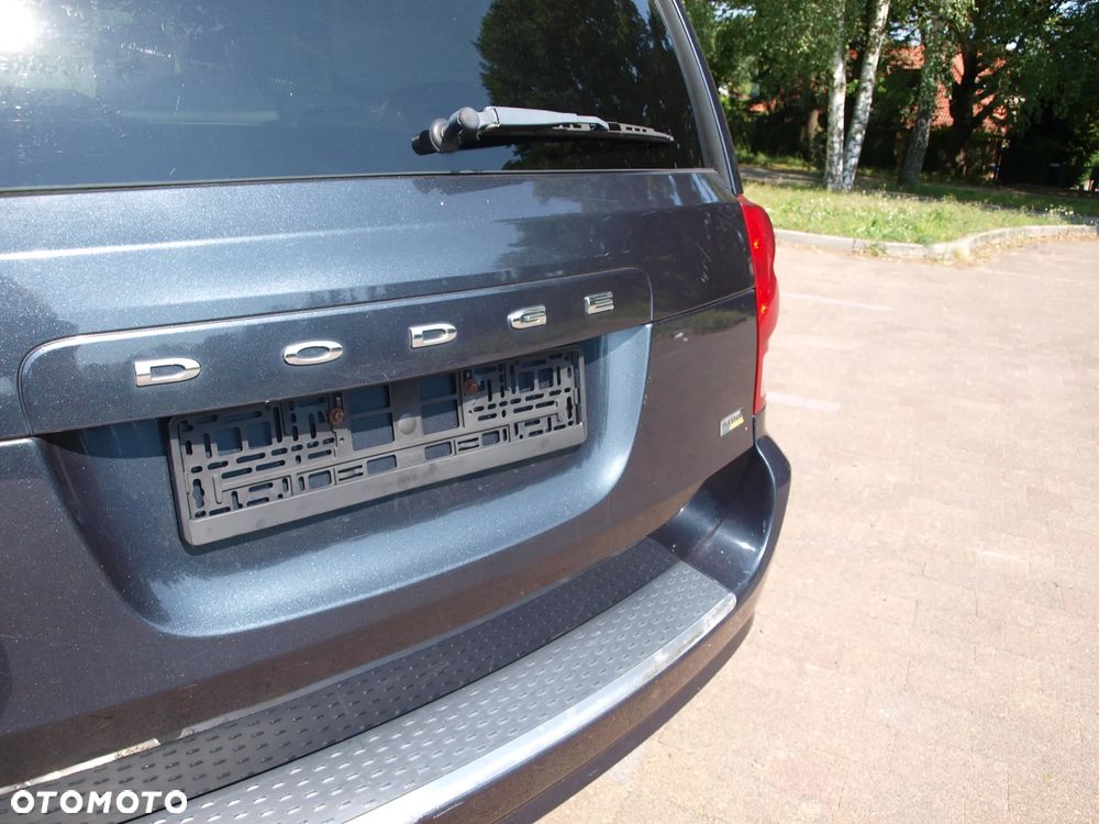 Dodge Caravan - 32