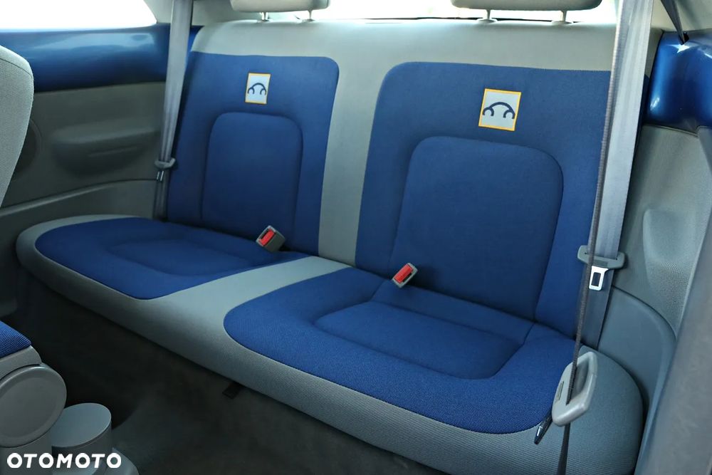 Volkswagen New Beetle - 2