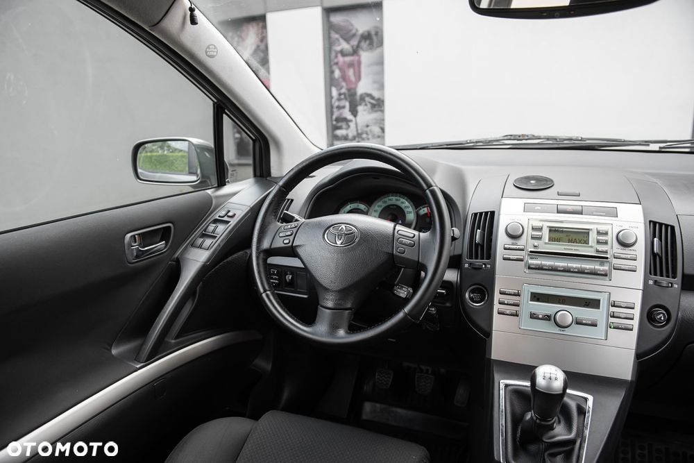 Toyota Corolla Verso 2.0 D-4D - 21
