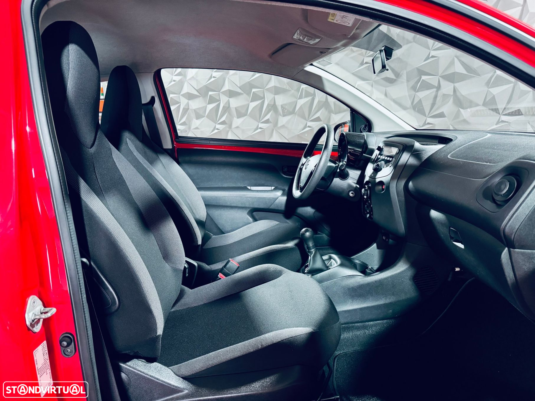 Toyota Aygo 1.0 X-Play Plus - 24