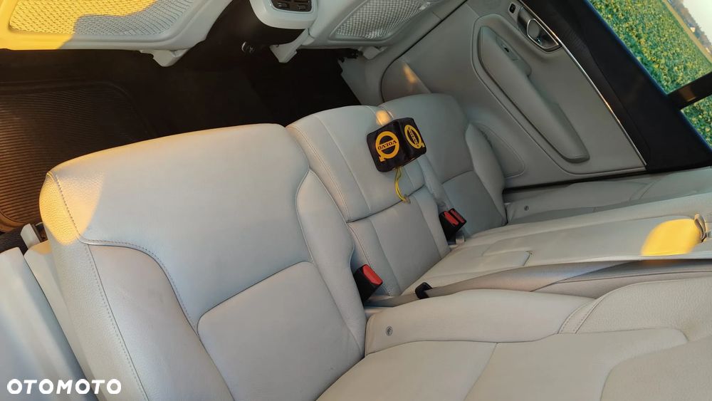 Volvo XC 90 T6 AWD Momentum 7os - 35