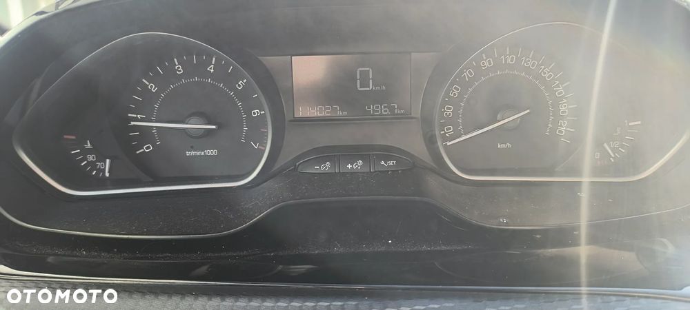 Peugeot 208 1.2 PureTech Style - 10