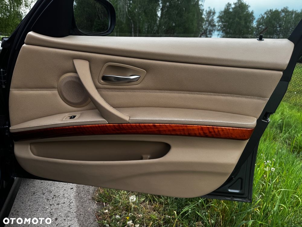 BMW Seria 3 320d DPF - 16