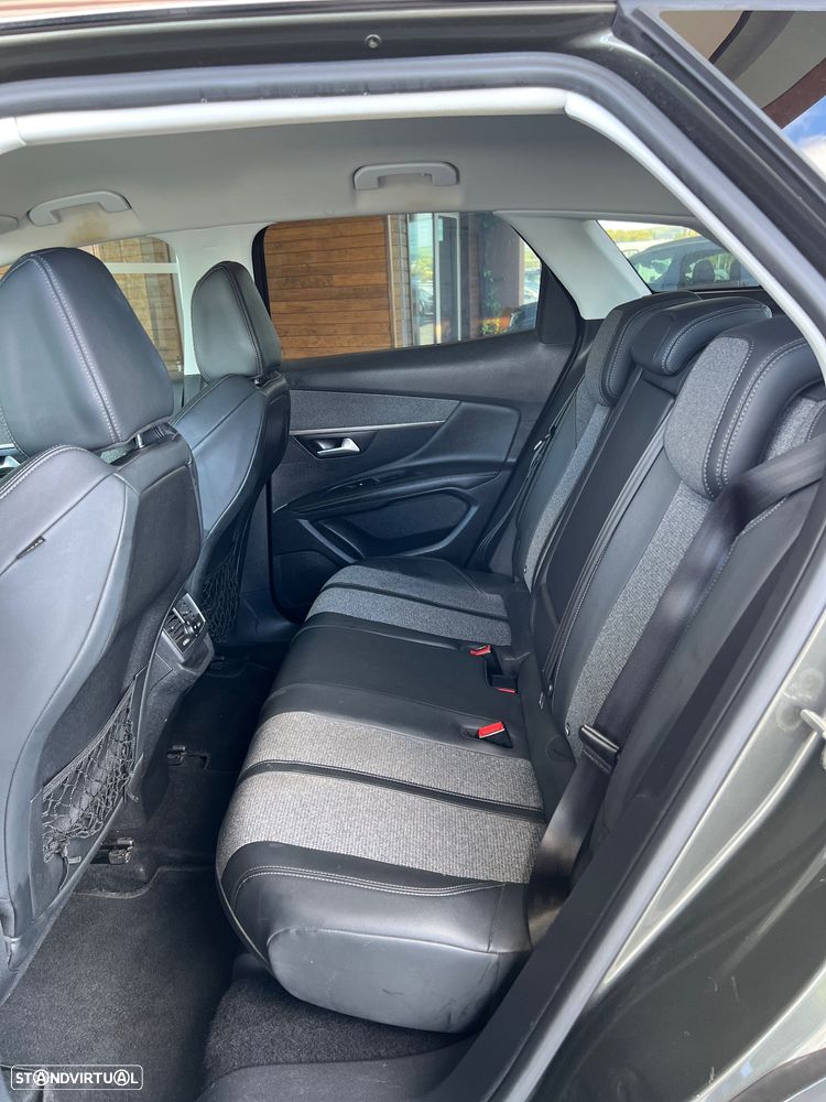 Peugeot 3008 1.5 BlueHDi Allure EAT8 - 17