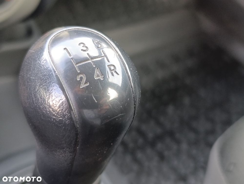 Toyota Yaris 1.3 Luna A/C - 9