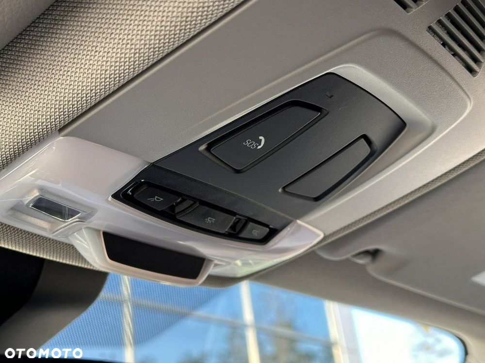 BMW X1 xDrive20i Sport - 34