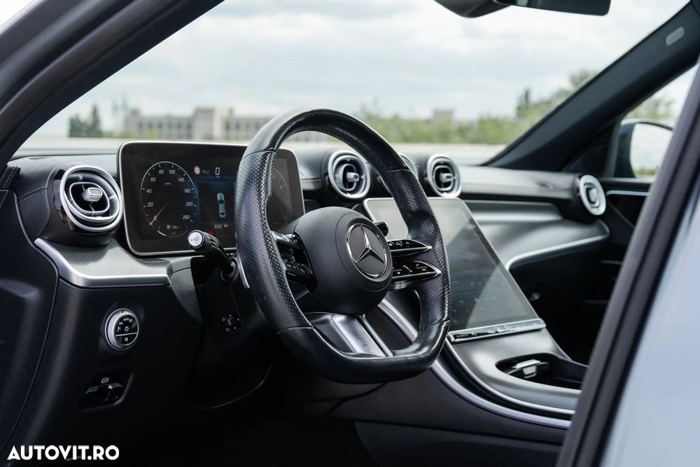 Mercedes-Benz C 300 4MATIC 9G-TRONIC AMG Line - 25