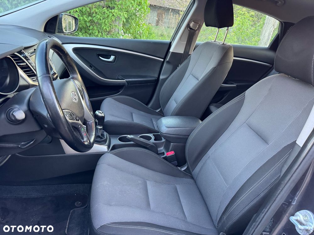 Hyundai i30 blue 1.6 CRDi Classic Navigation - 15