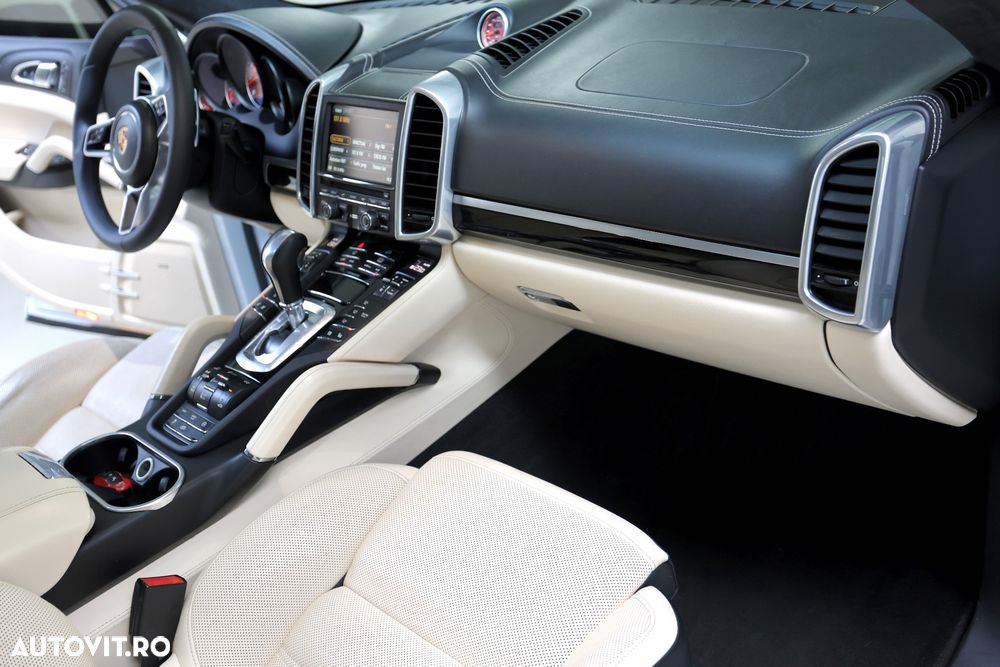 Porsche Cayenne 3.6 L GTS - 31