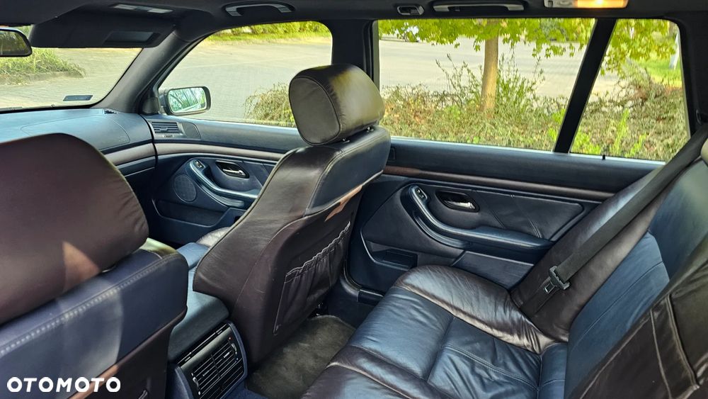 BMW Seria 5 - 12