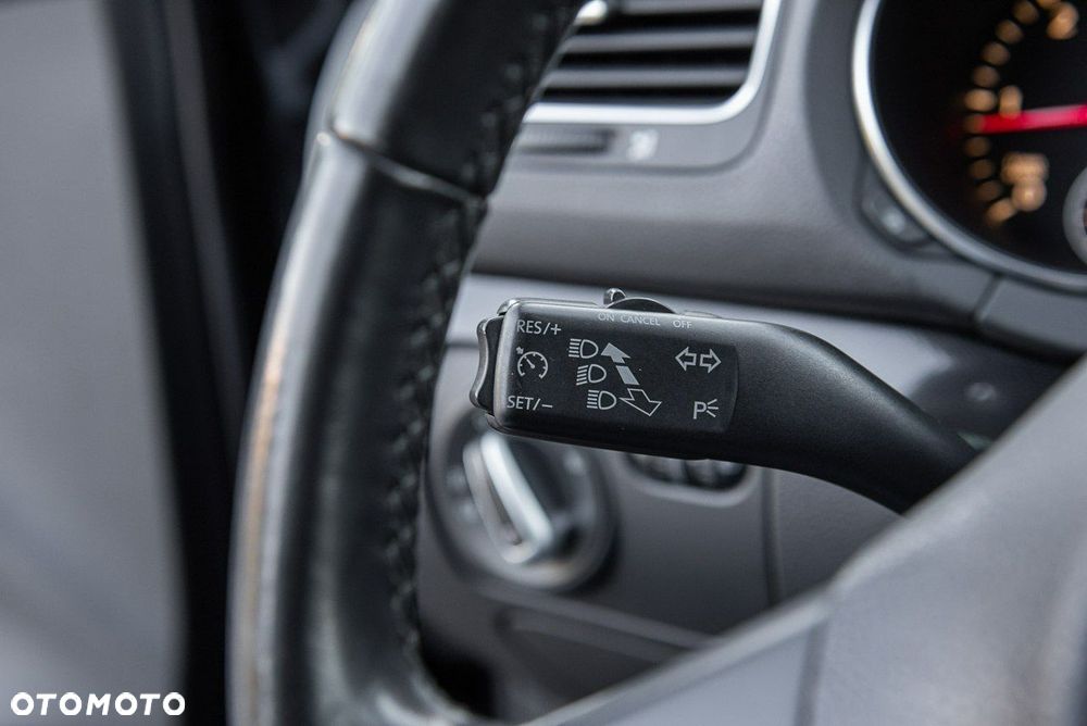 Volkswagen Golf VI 2.0 TDI Highline - 23