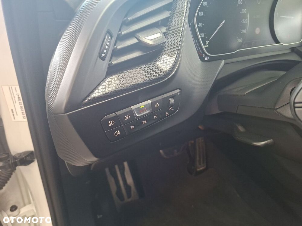 BMW Seria 1 - 21
