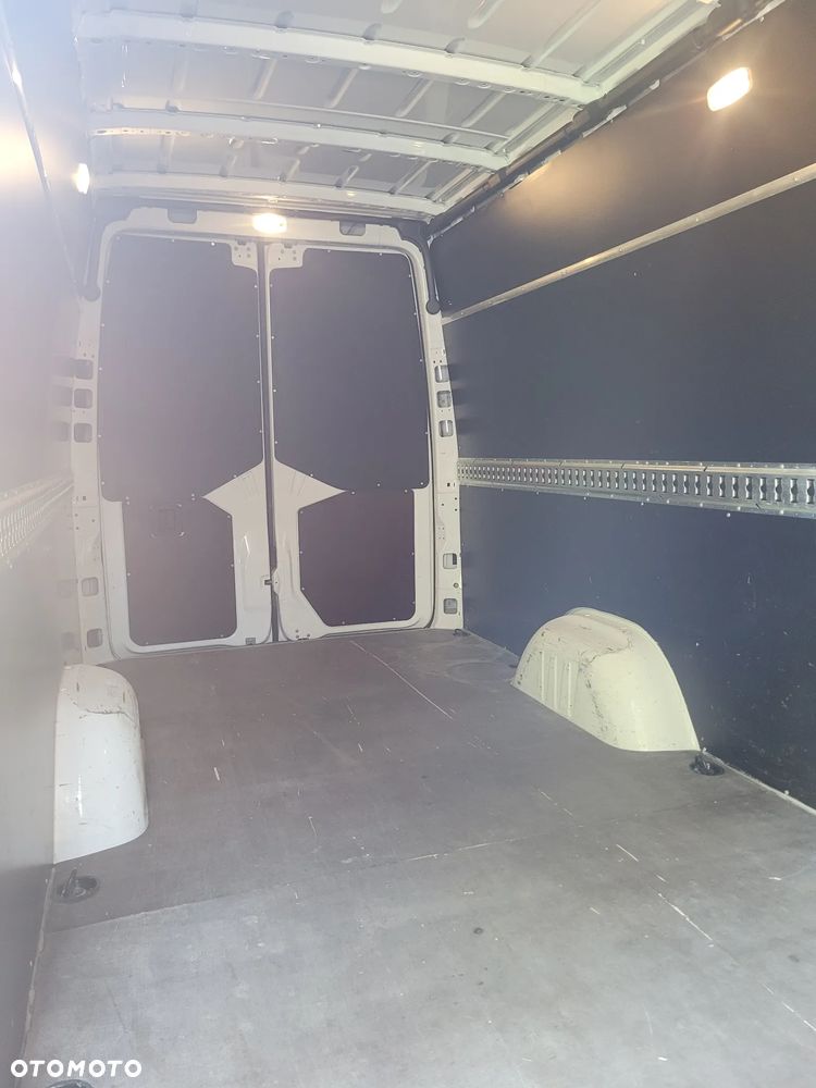 Mercedes-Benz Sprinter 319 - 16