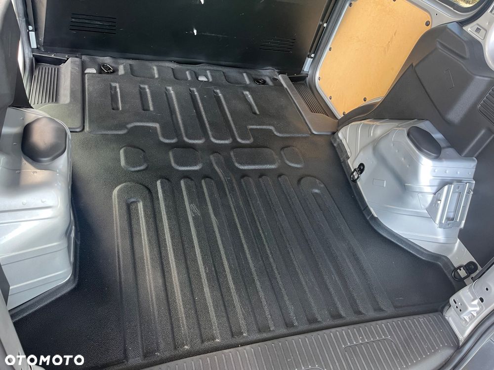 Ford Transit courier - 32