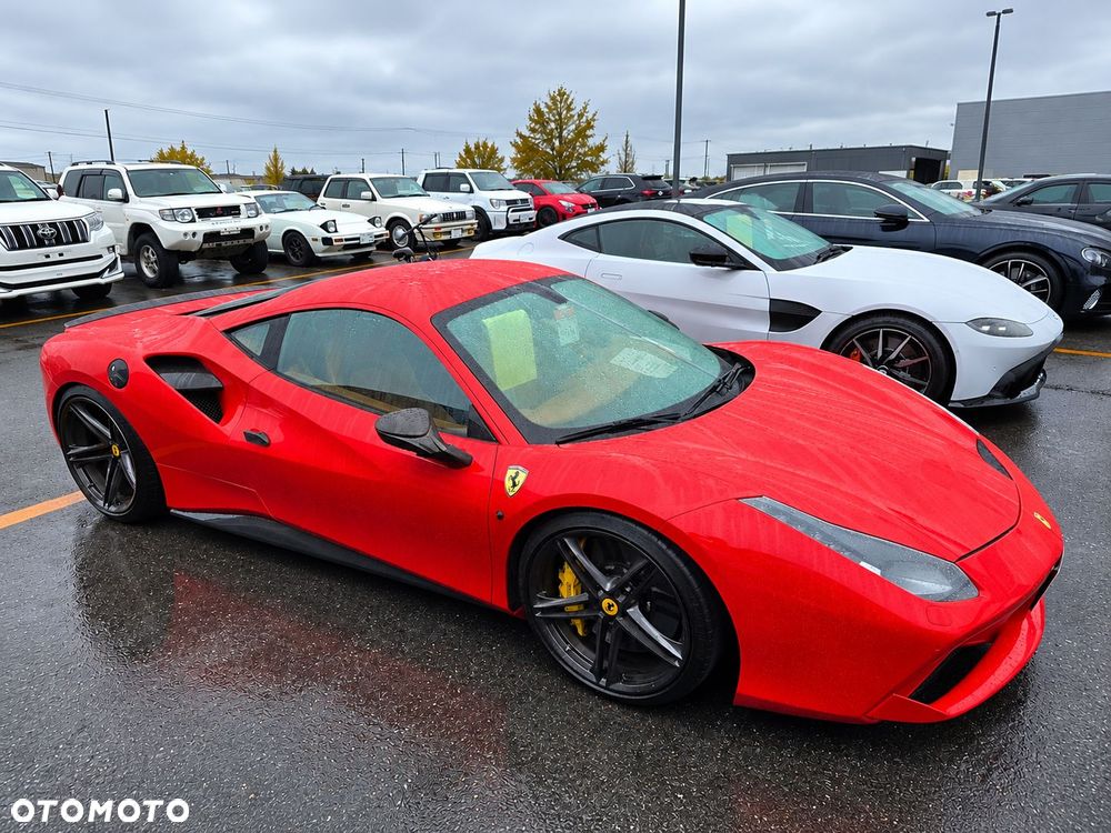 Ferrari 488 - 1