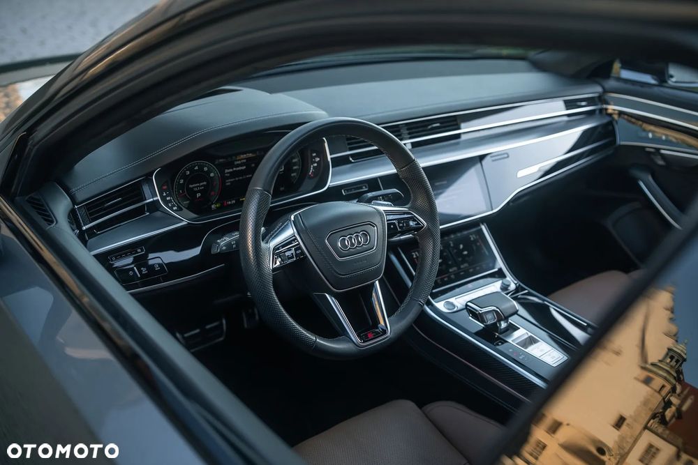 Audi A8 - 30
