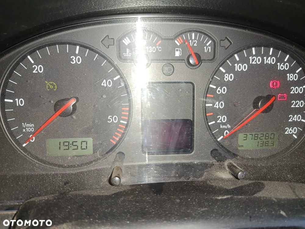 Volkswagen Passat 1.9 TDI Highline - 12