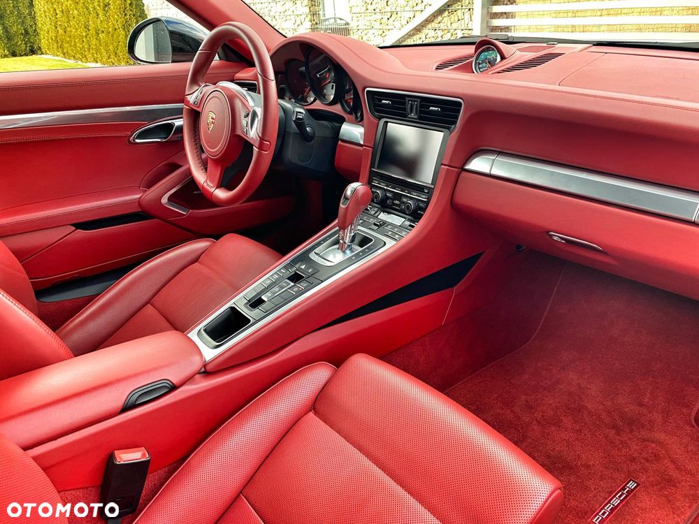 Porsche 911 Carrera 4 PDK - 9