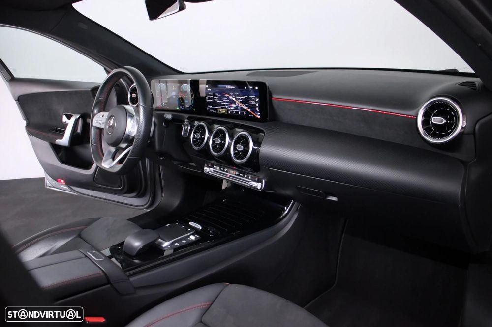Mercedes-Benz A 250 e AMG Line - 11