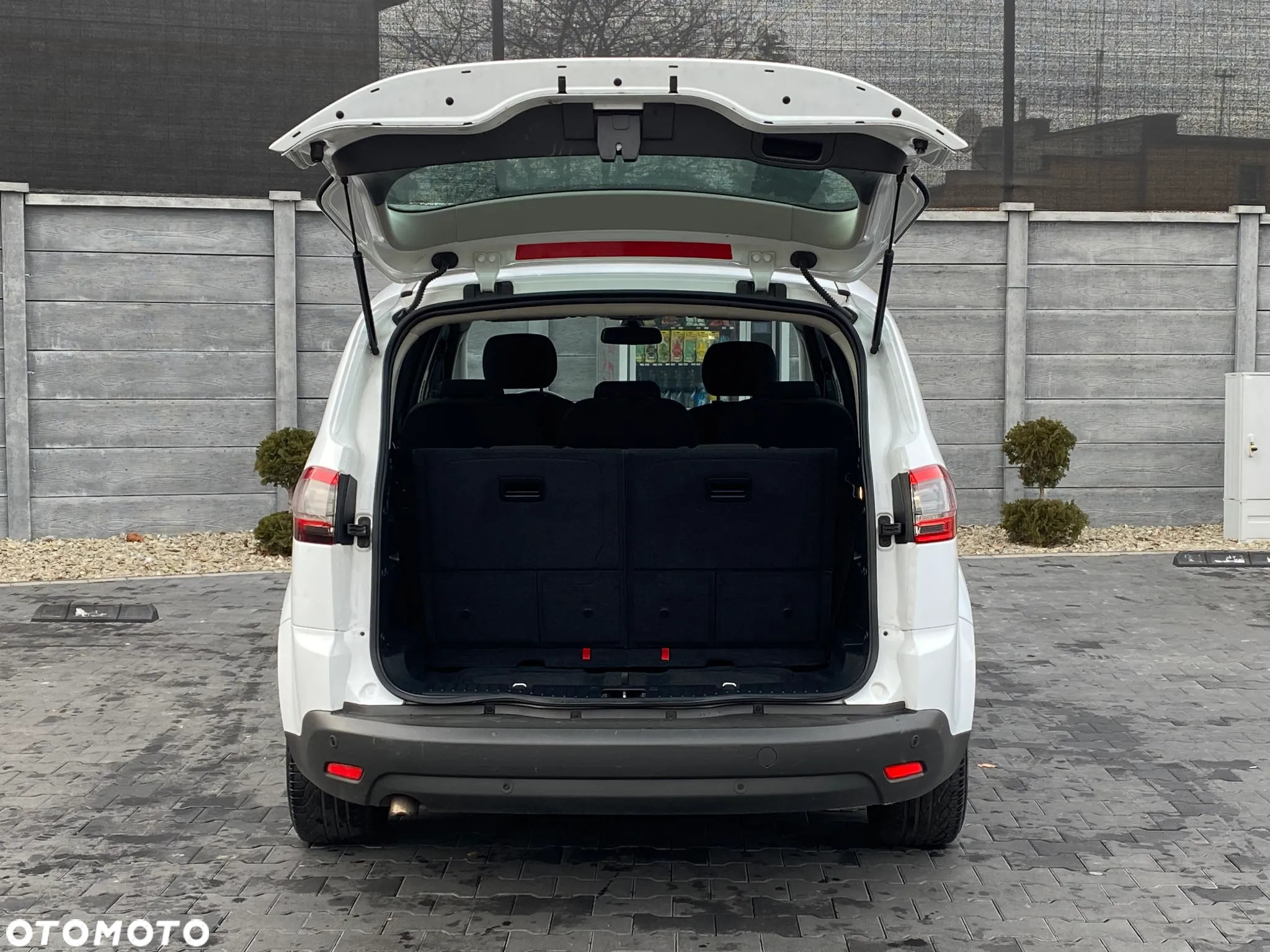 Ford S-Max - 16