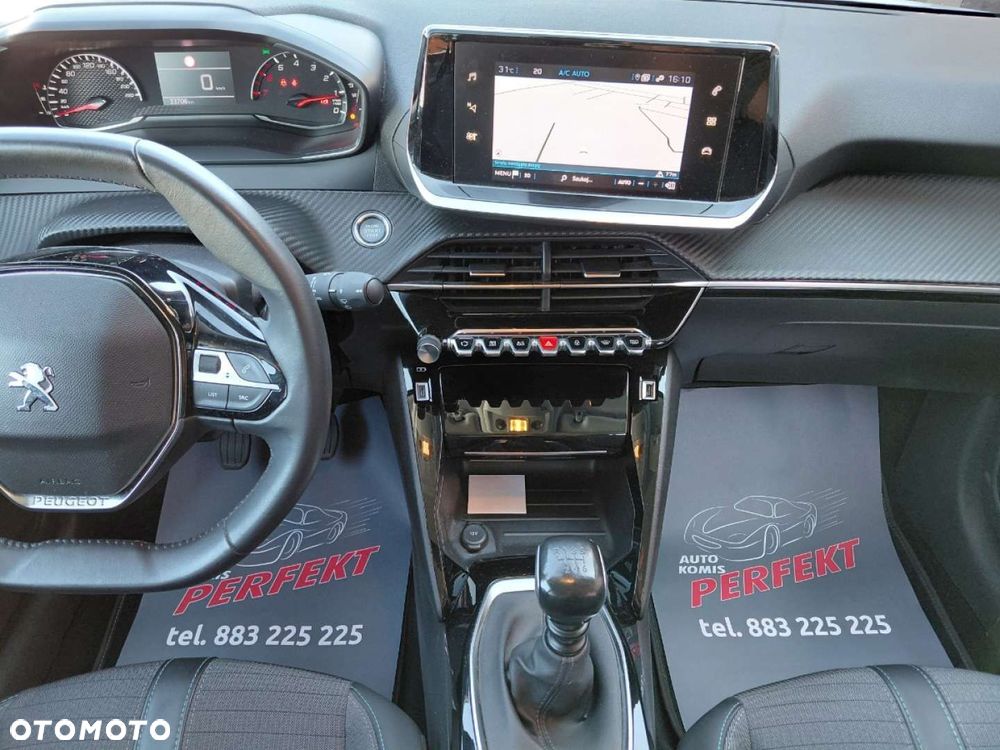 Peugeot 208 - 19