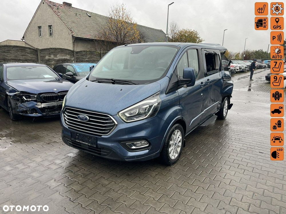 Ford Tourneo Custom - 1