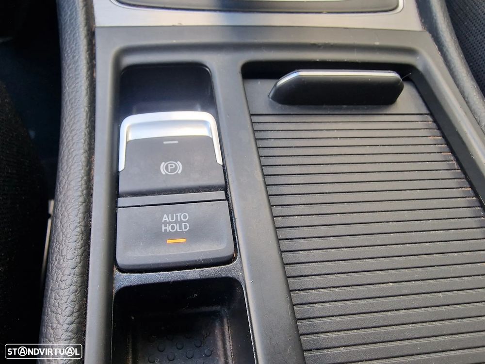 VW Golf 1.6 TDI BlueMotion DSG Lounge - 30