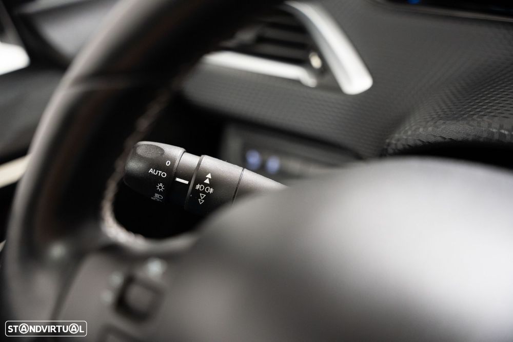 Peugeot 2008 1.2 PureTech Style - 15