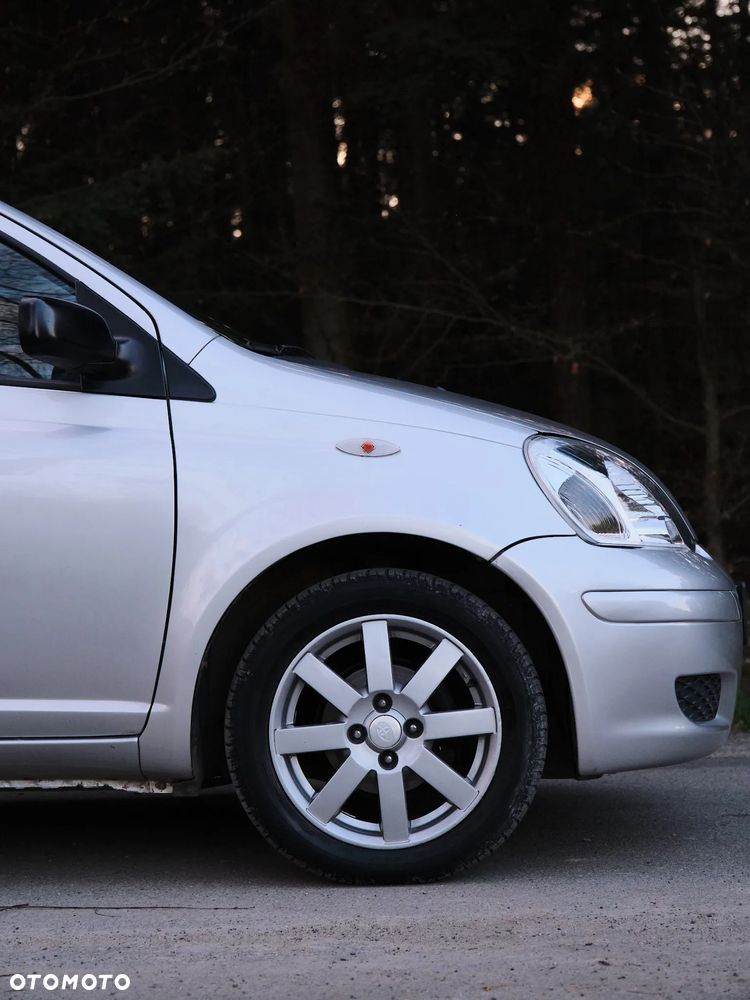 Toyota Yaris 1.3 VVT-i Executive - 14