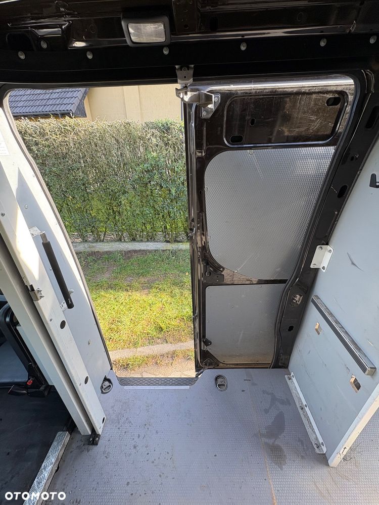 Iveco Daily 35S12 L3H2 2020r ŁADNY! Zabudowa, regały! Uszkodzony silnik - 13