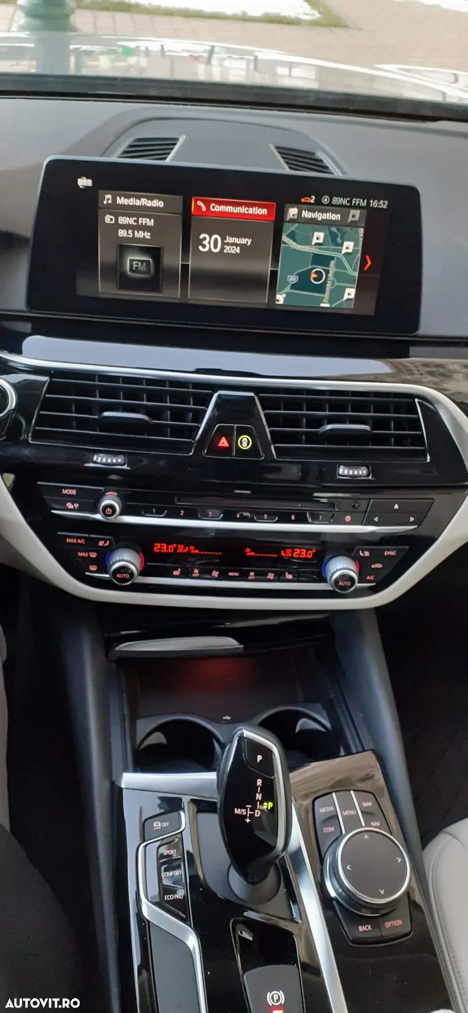 BMW Seria 5 520d Aut. - 9