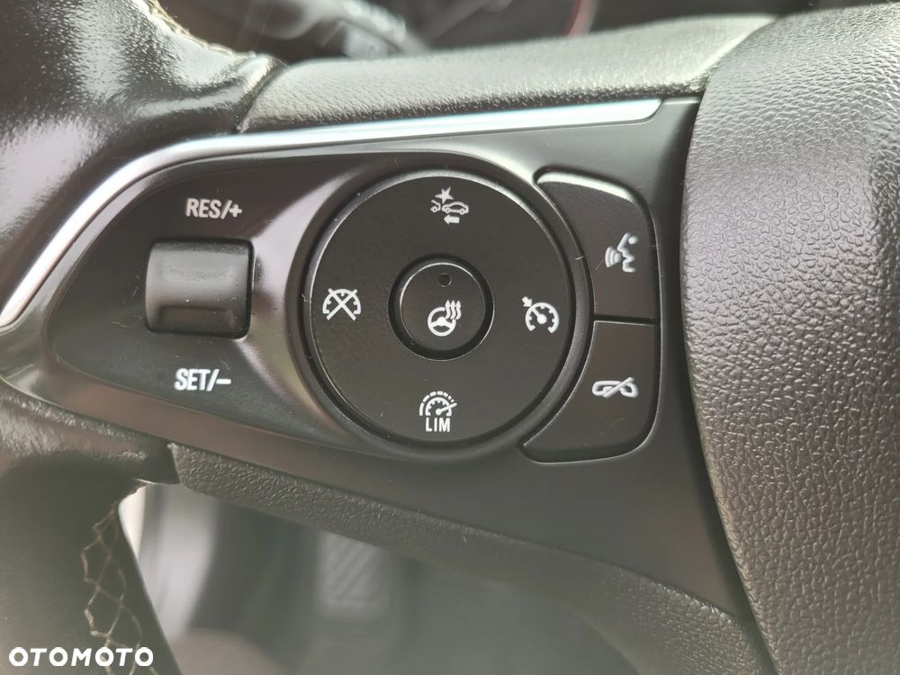 Opel Insignia - 8