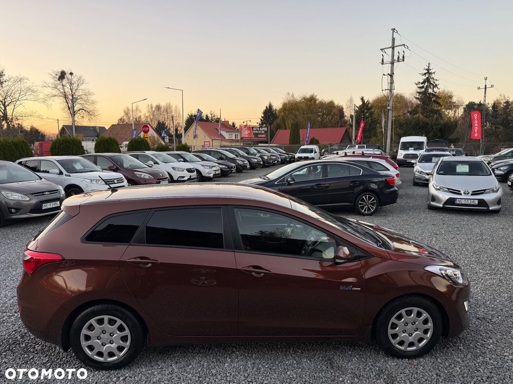 Hyundai i30 1.6 CRDi Classic + - 16