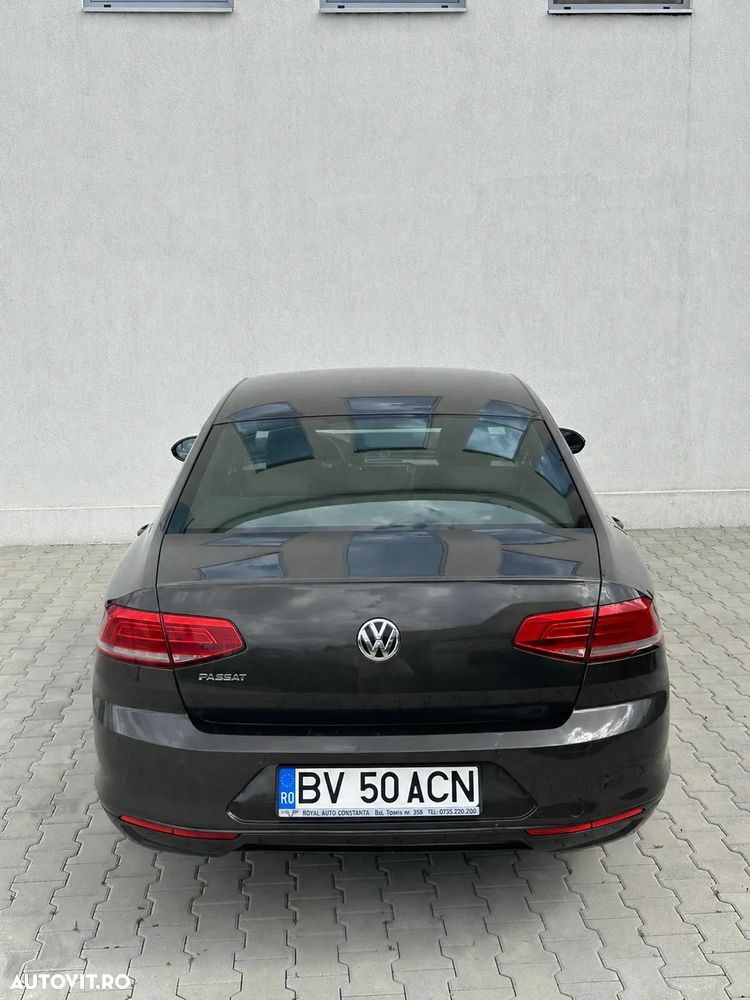 Volkswagen Passat 1.6 TDI Comfortline - 5