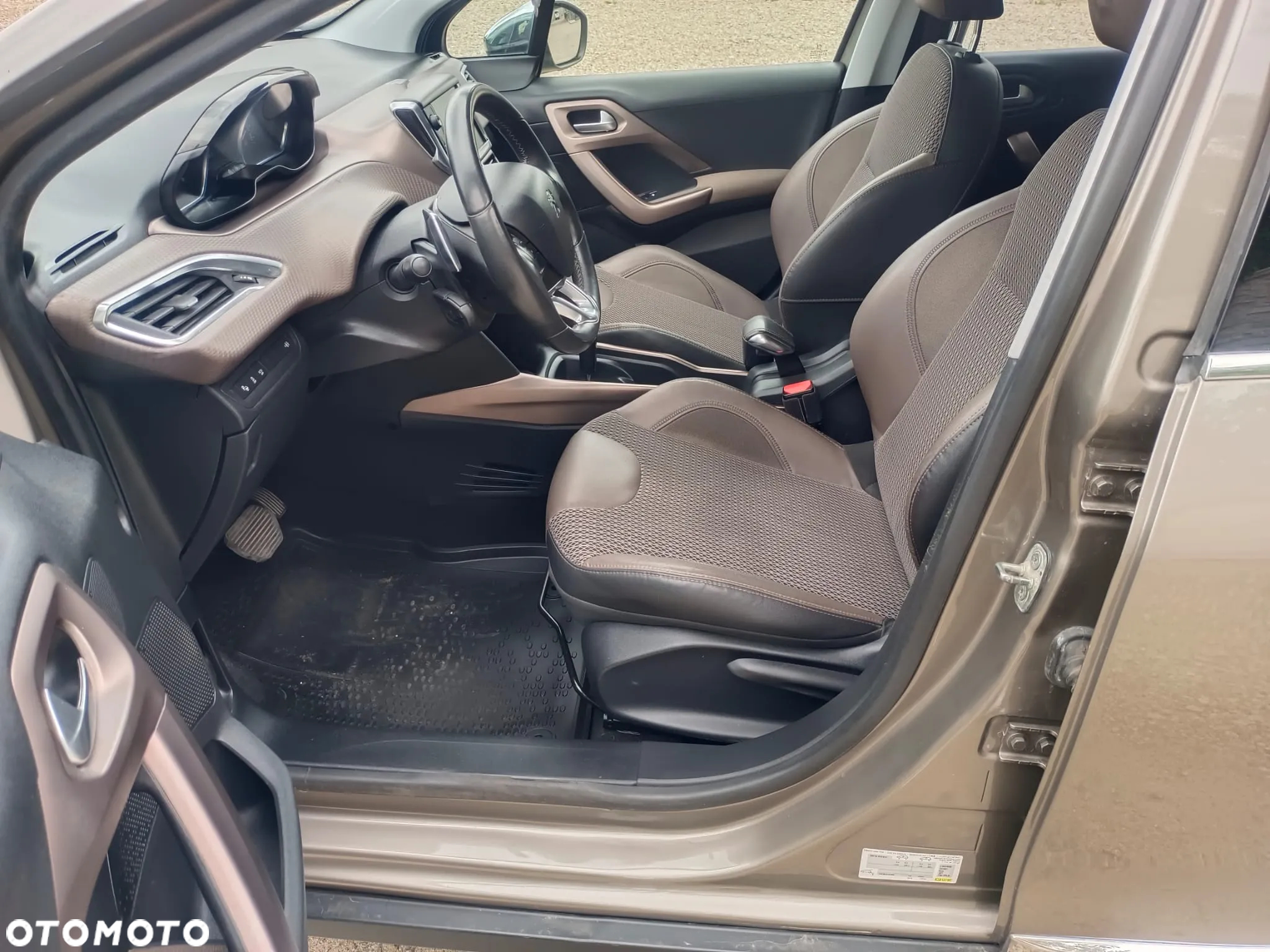 Peugeot 2008 e-HDi FAP 92 ETG6 STOP & START Allure - 12