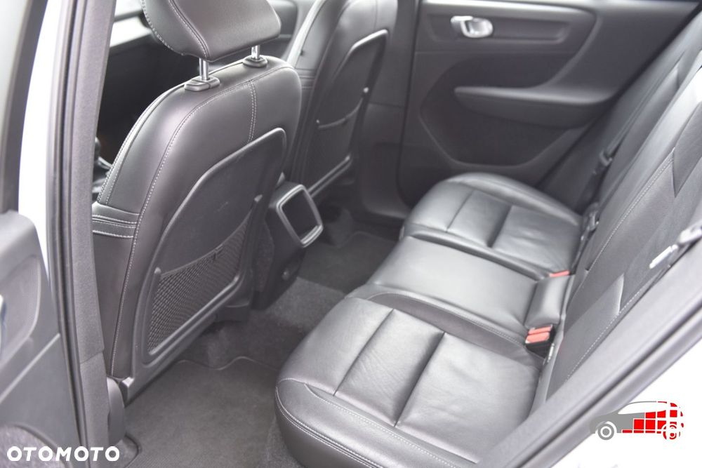 Volvo XC 40 - 18
