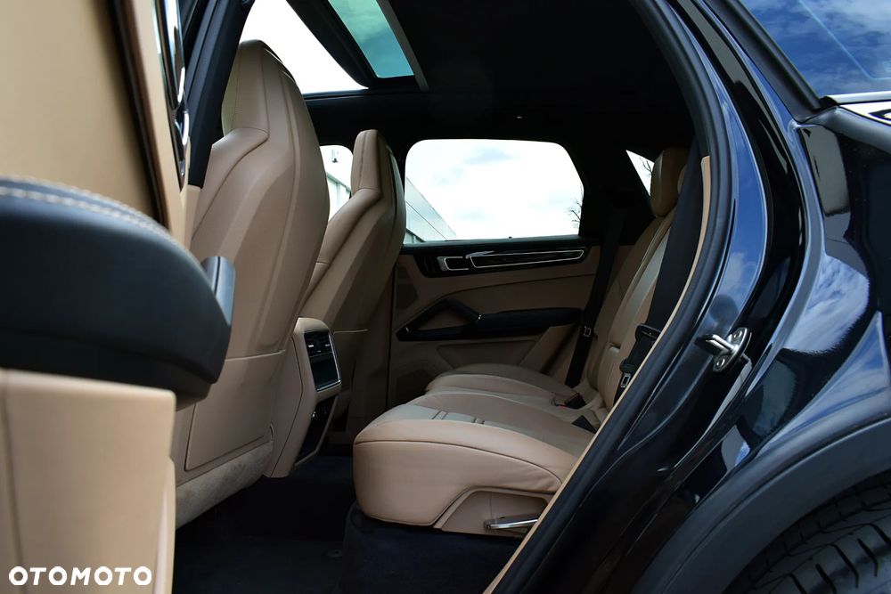 Porsche Cayenne Platinum Edition - 6