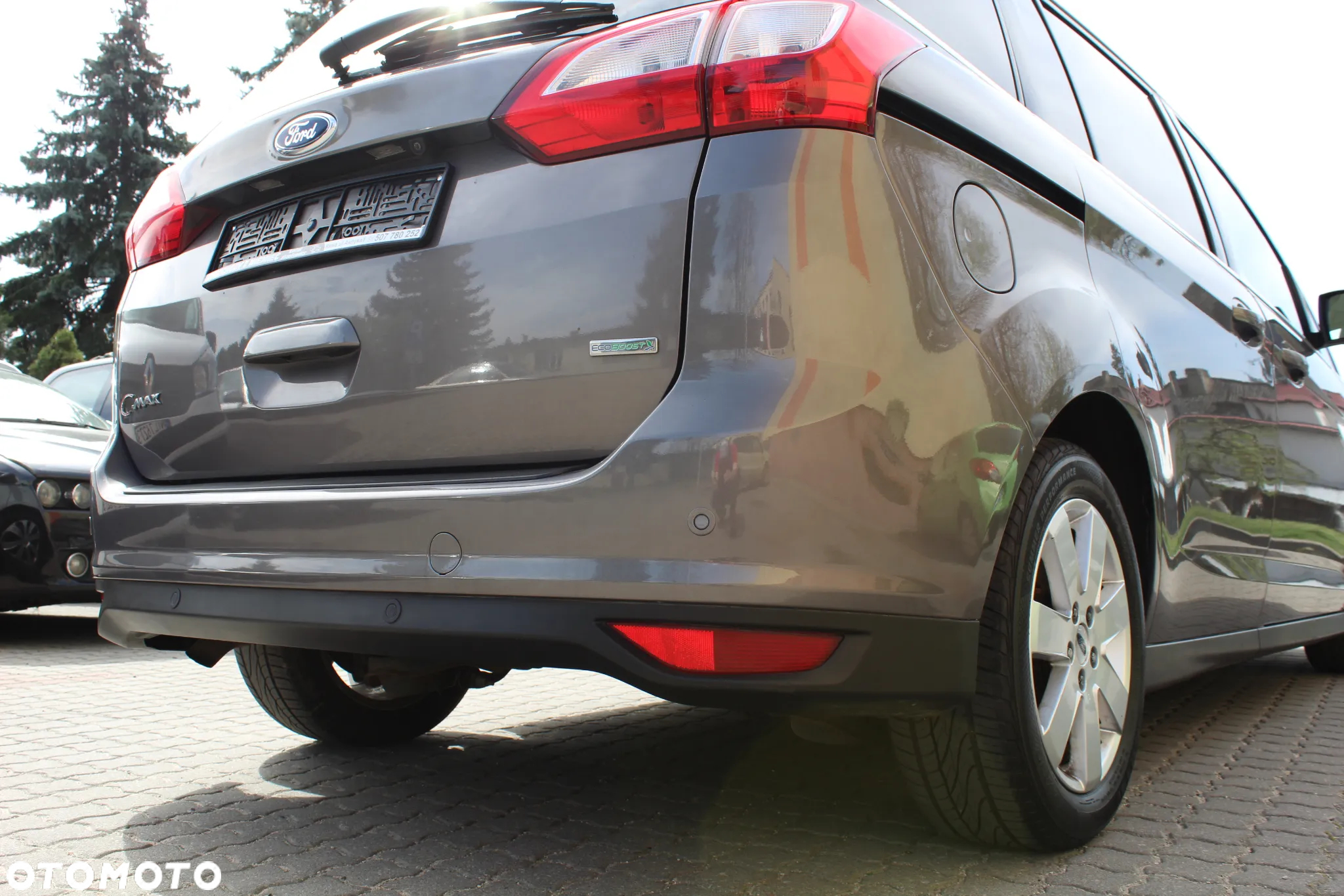 Ford Grand C-MAX - 11