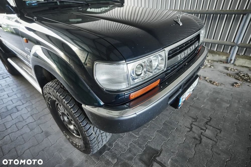 Toyota Land Cruiser - 16