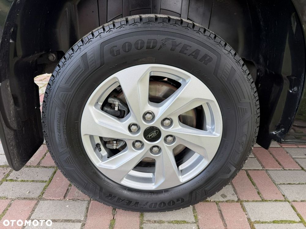 Ford Tourneo Custom - 34