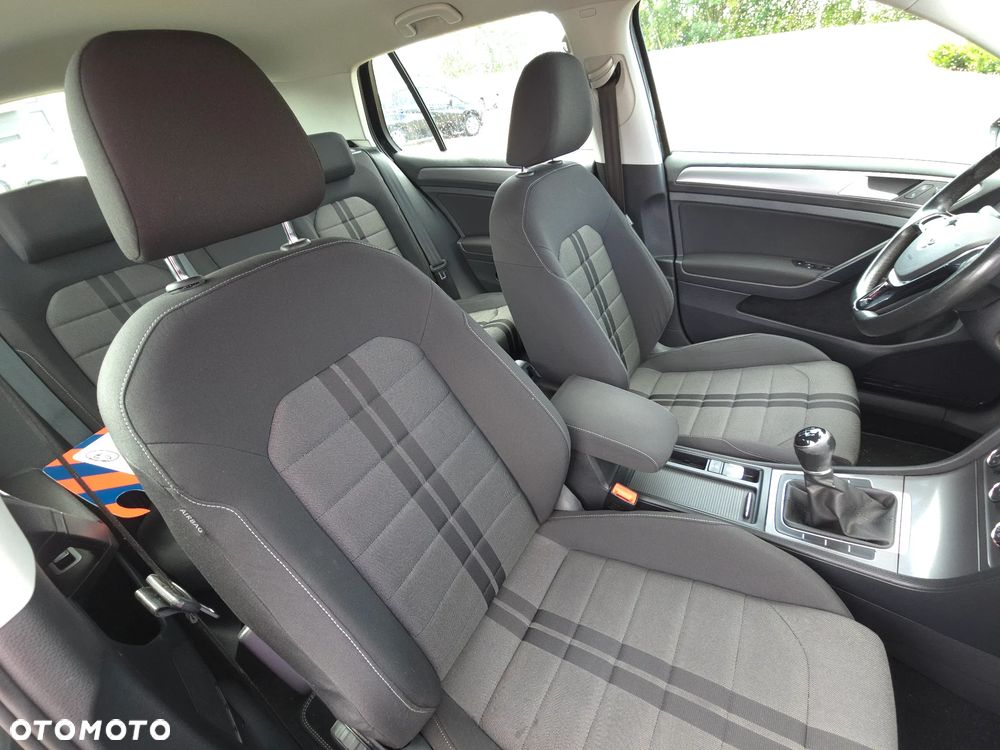 Volkswagen Golf 1.2 TSI BMT Trendline - 19