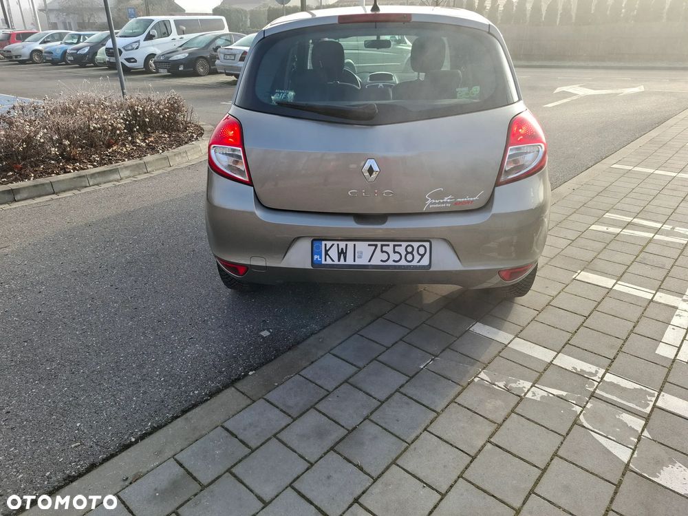 Renault Clio 1.2 16V Alize - 14