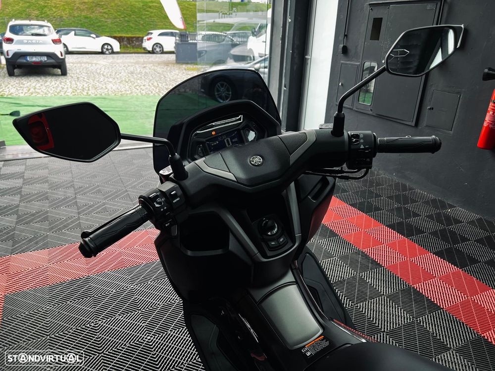 Yamaha NMAX 125 - 9