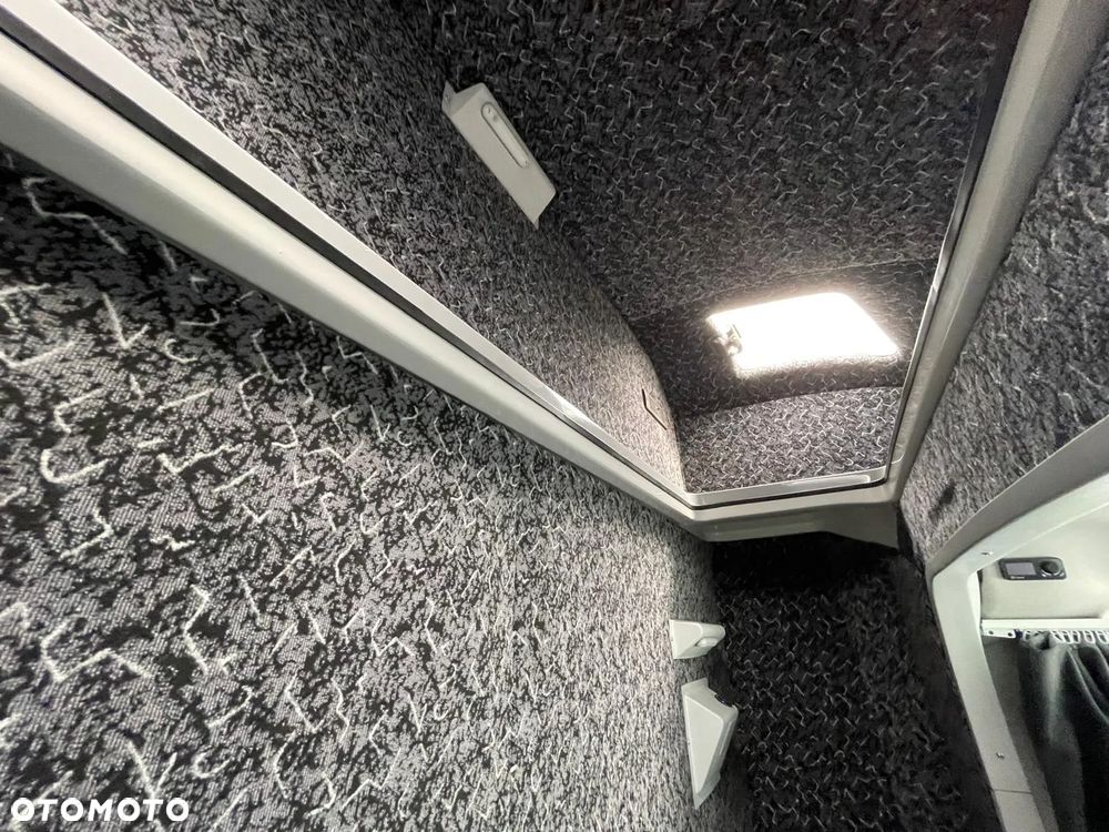 Volkswagen CRAFTER 35 - 18