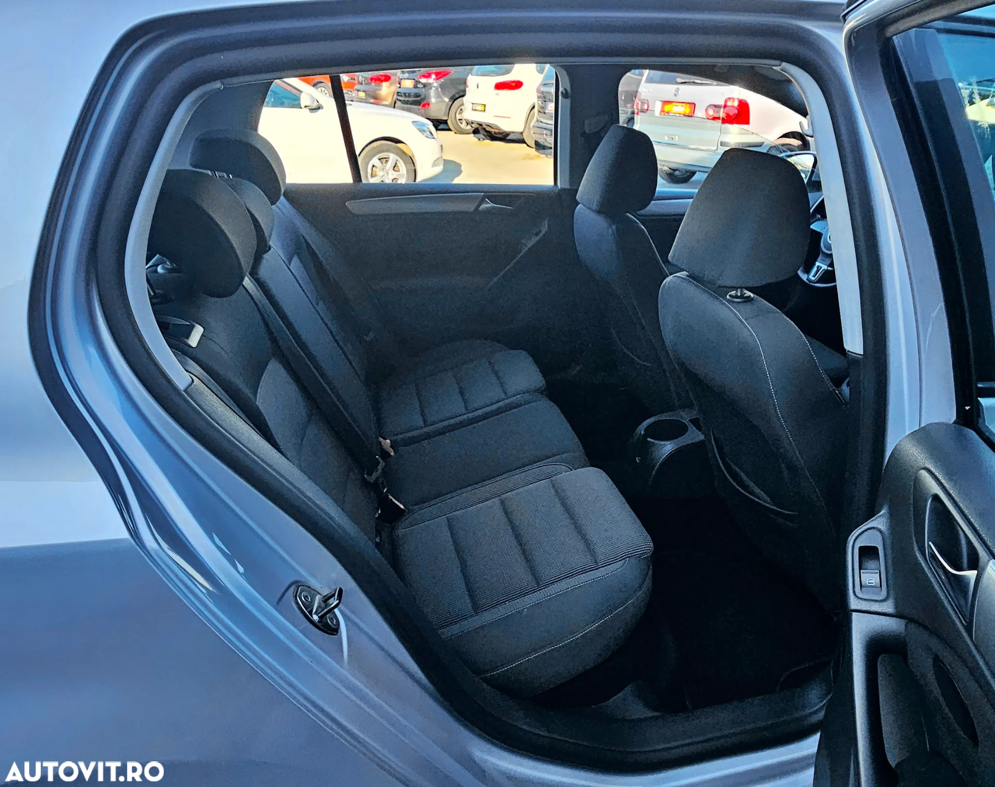Volkswagen Golf - 13