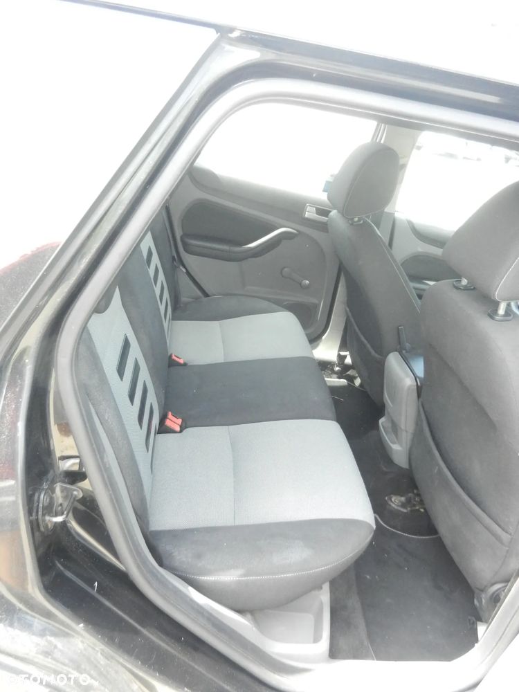 Ford Focus - 24