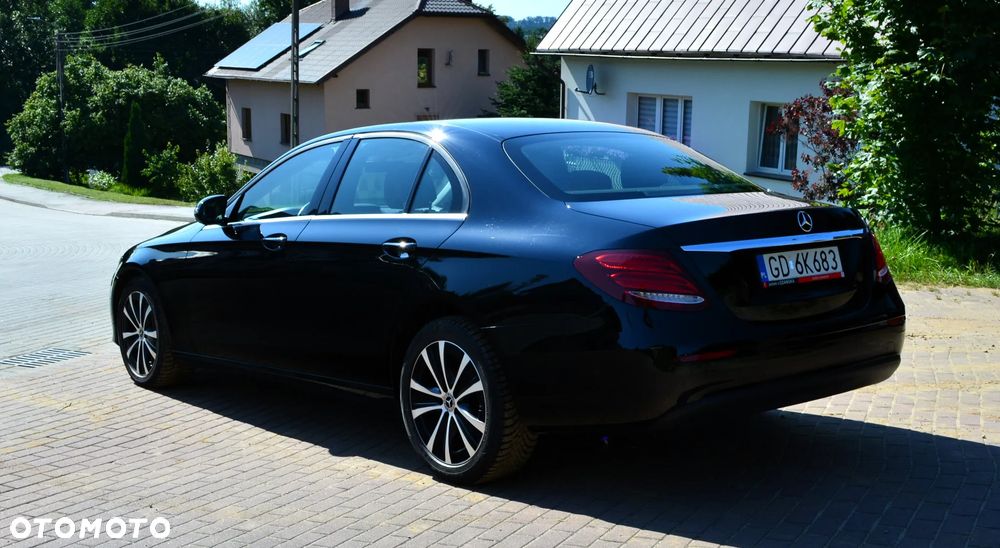 Mercedes-Benz Klasa E 220 d 4-Matic 9G-TRONIC - 13