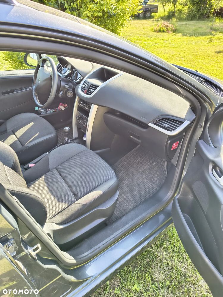 Peugeot 207 1.4 Trendy - 13